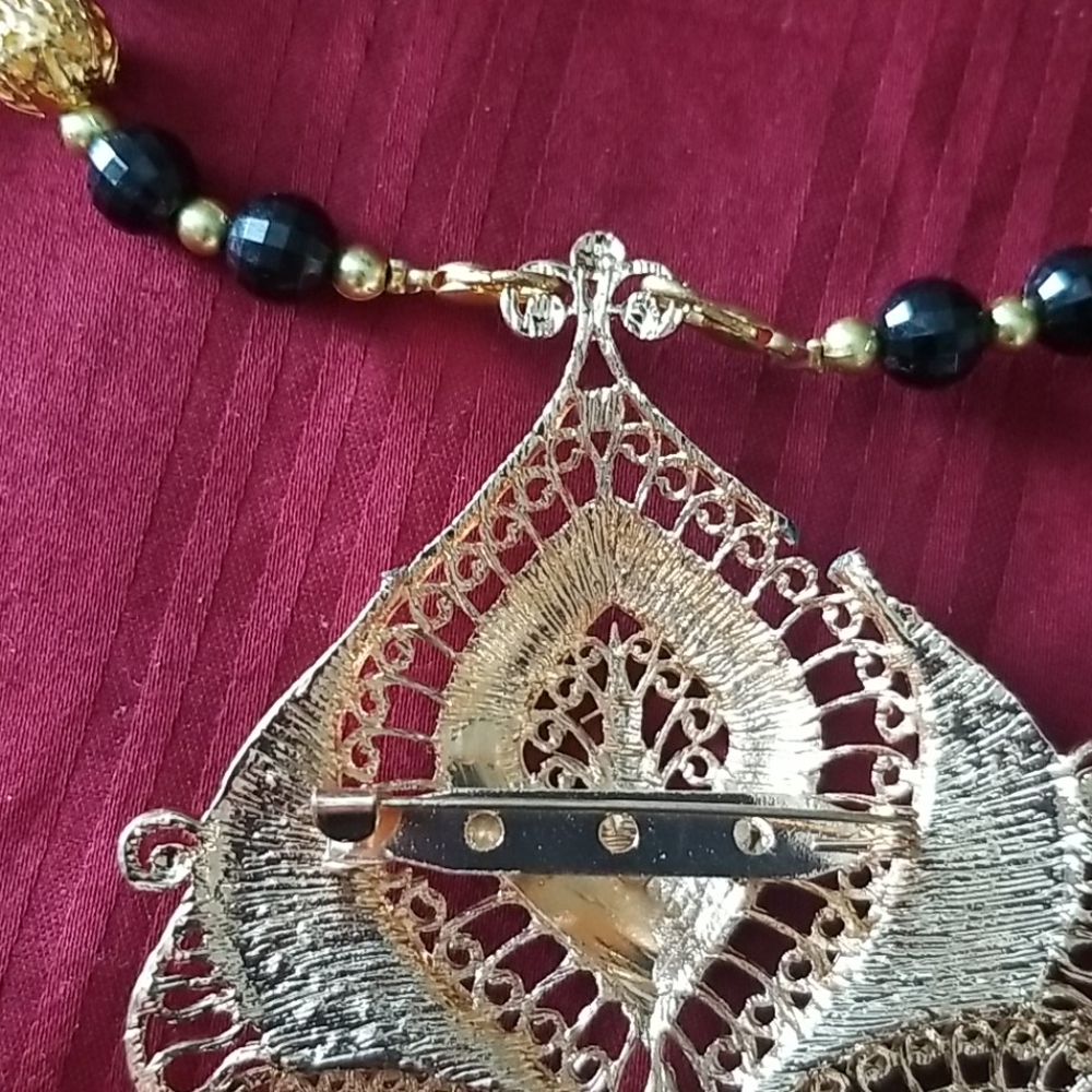 Necklaces - Picture 4 of 4